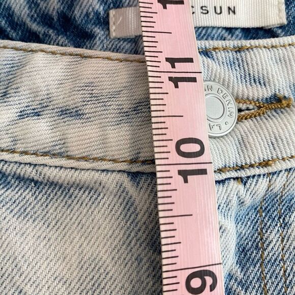 PACSUN Mom Acid Wash High Rise Daisy Embroidered Jeans Light Wash Denim Size 27 - Picture 15 of 16